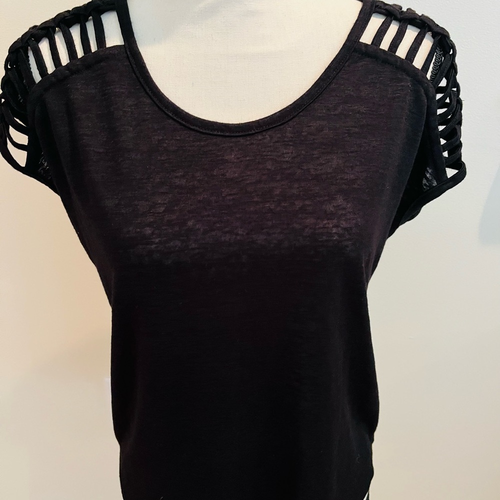New York & Company Black Short Sleeve Tee